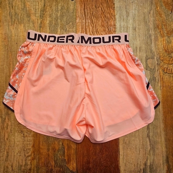 Under Armour women's shorts - Picture 2 of 3